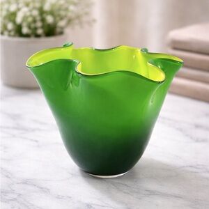 Green Art Glass Vase Handkerchief Rim Murano Style Gorgeous Designs China 4.25”